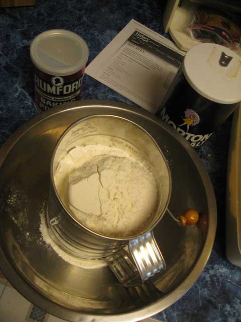 vegan-snickerdoodles_siftingderflour Sifting the flour